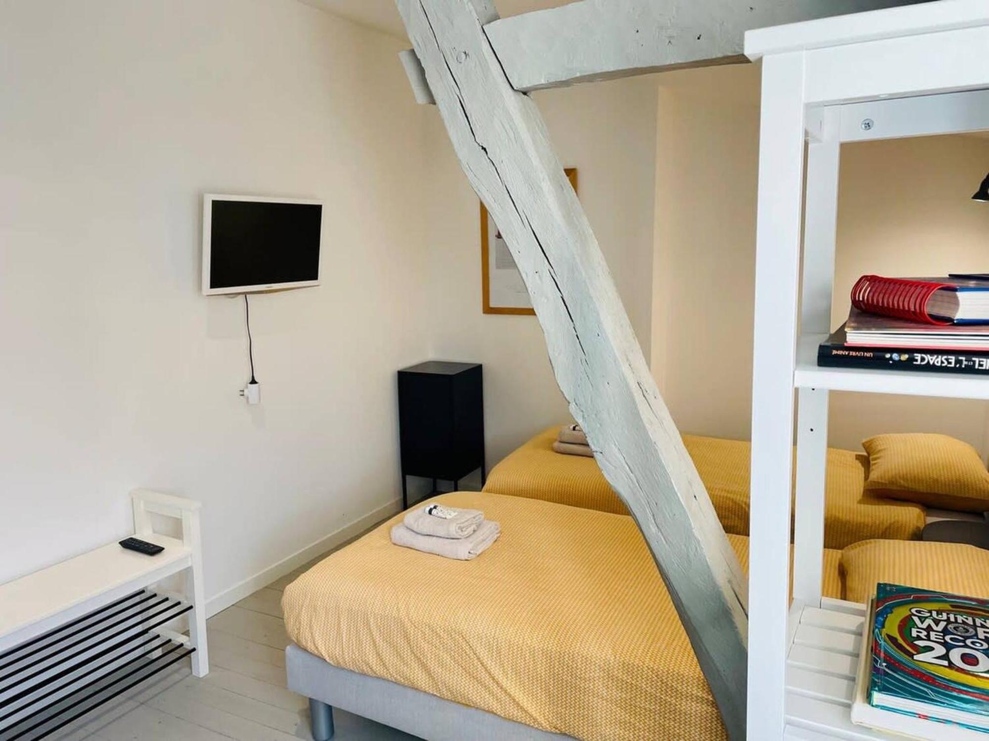 Hotel Particulier Refait A Neuf Hypercentre - Wifi La Rochelle  Exterior foto